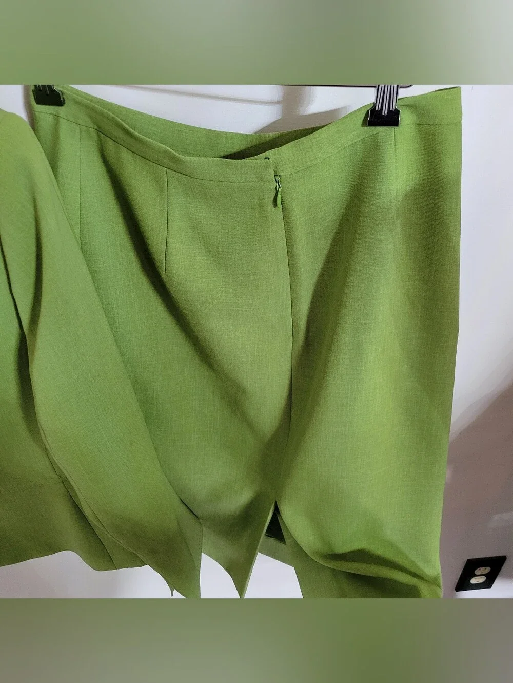 Kasper Lime Green Women's Two-Piece Skirt Suit, Size 6